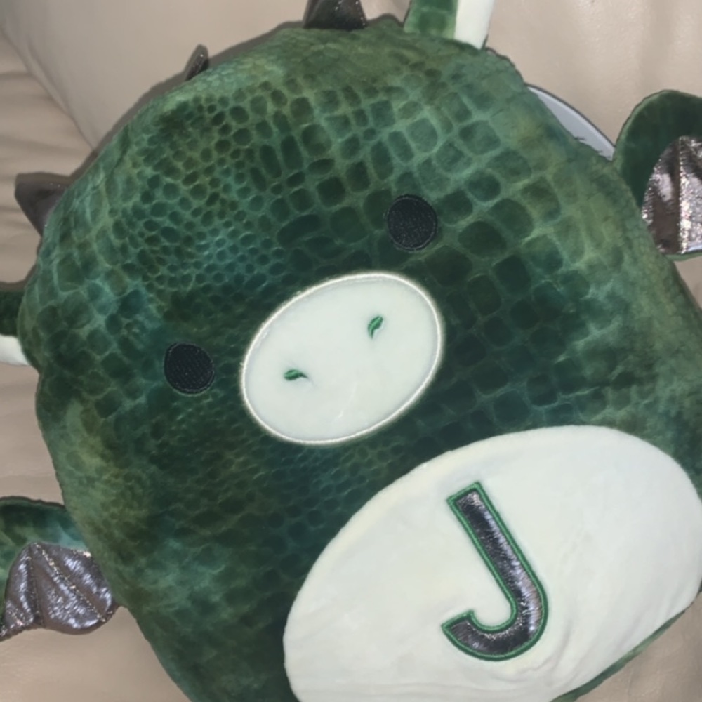 J DRAGON SQUISHMALLOW